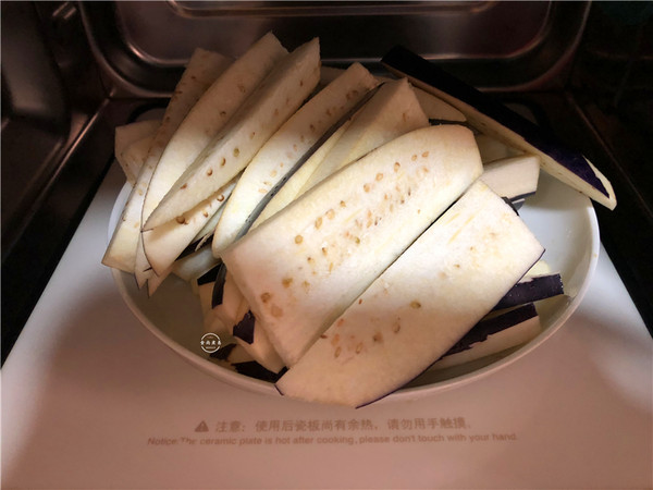 肉餅茄子的做法-家常味炒菜譜