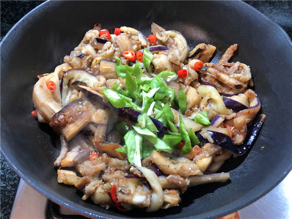 肉餅茄子的做法-家常味炒菜譜