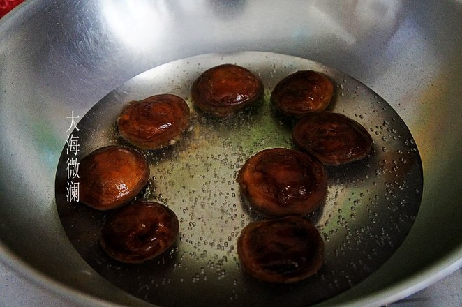 蒜蓉粉絲香菇的做法-蒜香味蒸菜譜-易網健康養生網 蒜蓉粉絲香菇的做法-蒜香味蒸菜譜