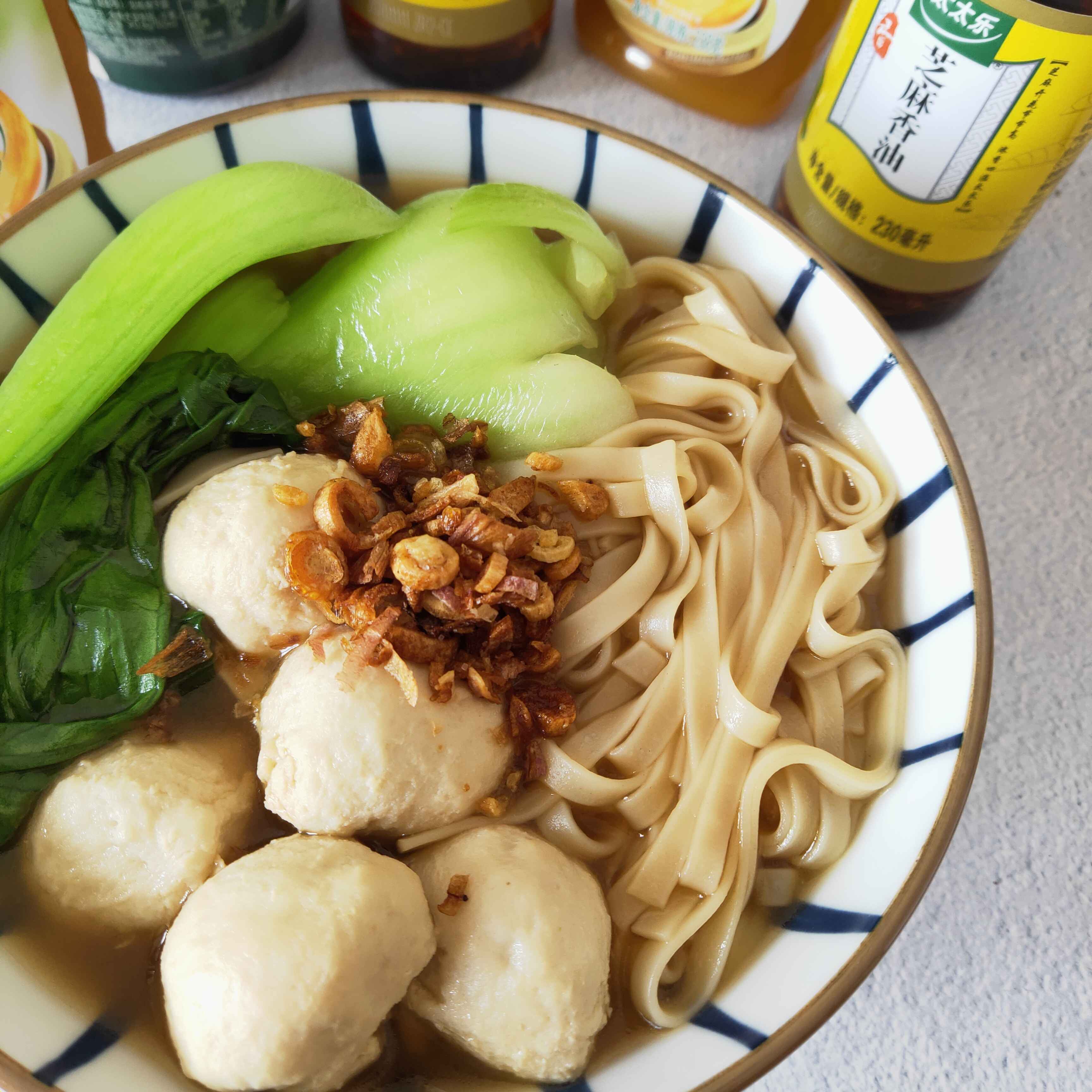 麻油雞汁面的做法-家常味煮菜譜-易網健康養生網 麻油雞汁面的做法-家常味煮菜譜