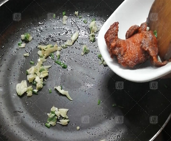 呷哺呷哺版干鍋麻辣藕片的做法-麻辣味干鍋菜譜-易網(wǎng)健康養(yǎng)生網(wǎng) 呷哺呷哺版干鍋麻辣藕片的做法-麻辣味干鍋菜譜