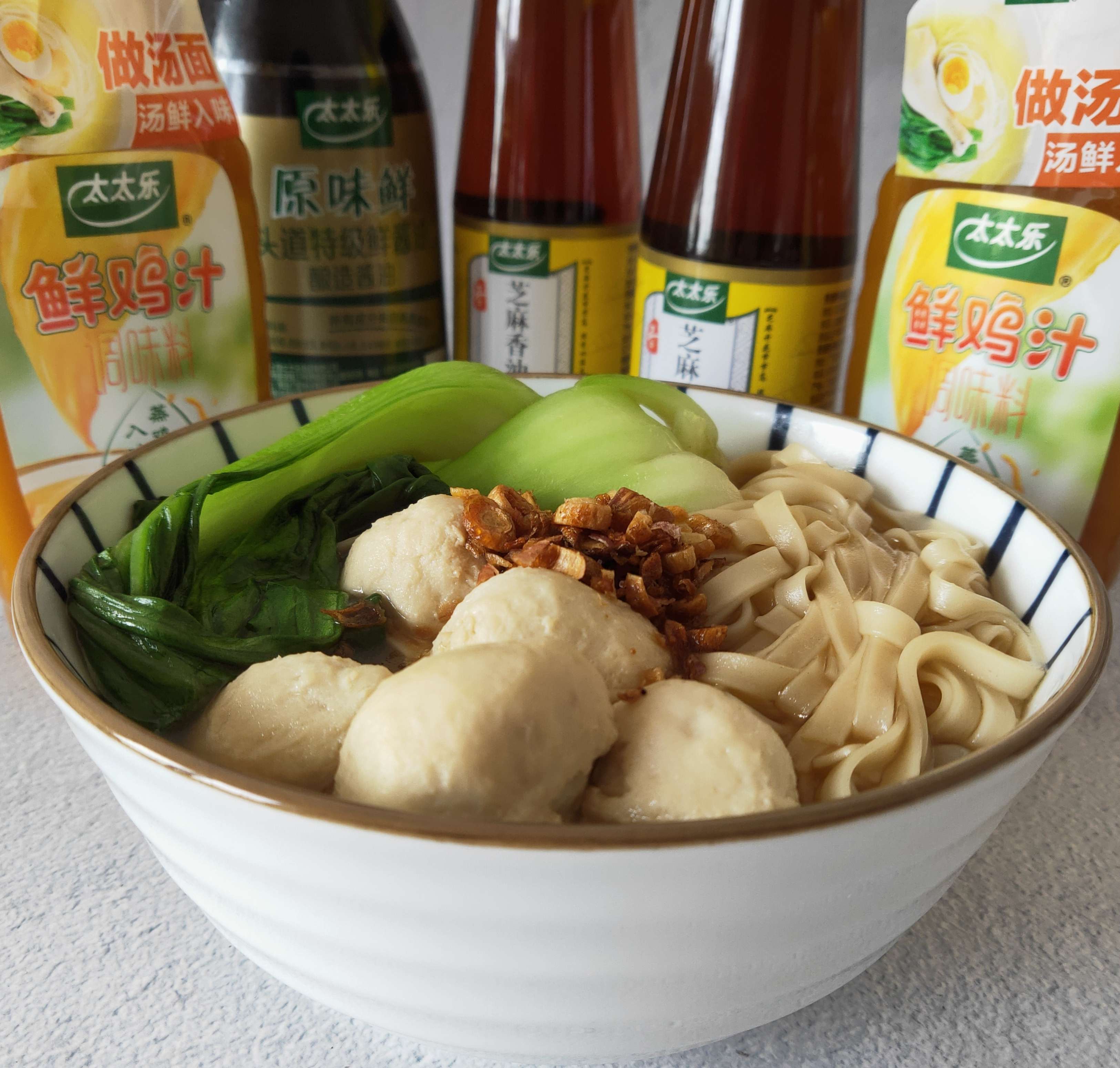 麻油雞汁面的做法-家常味煮菜譜-易網健康養生網 麻油雞汁面的做法-家常味煮菜譜