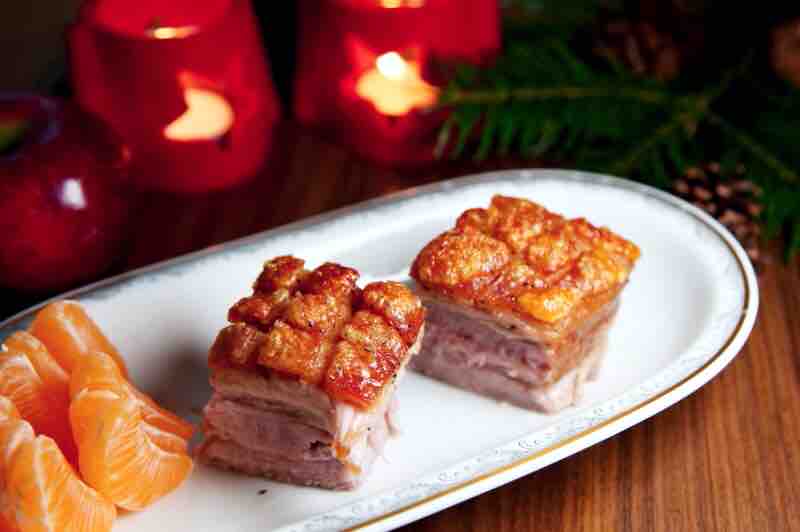 挪威圣誕大餐烤五花肉排骨 ribbe的做法-咸鮮味烤菜譜