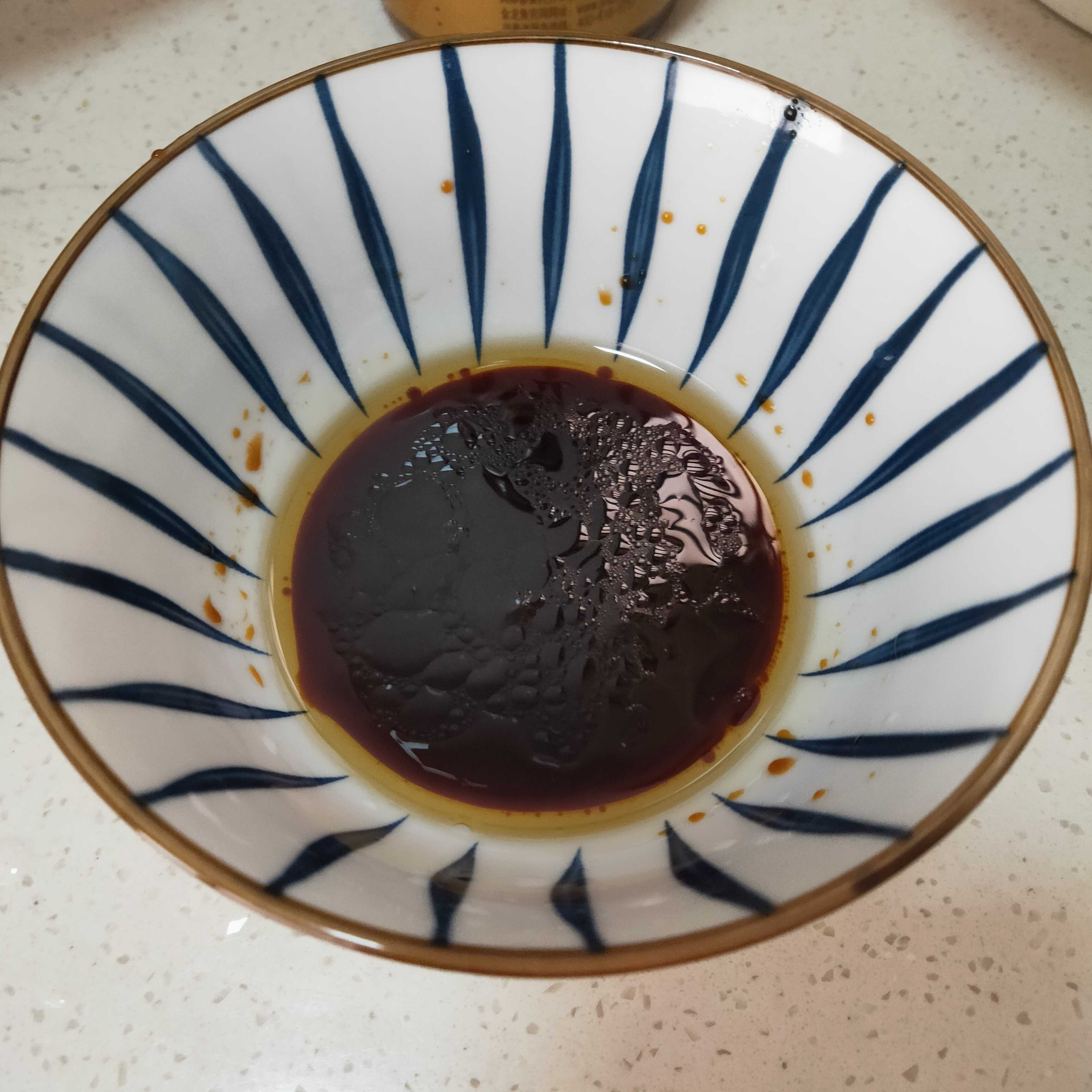 麻油雞汁面的做法-家常味煮菜譜-易網<a href=http://www.jsjjzhkt.cn/ target=_blank class=infotextkey>健康養生</a>網 麻油雞汁面的做法-家常味煮菜譜