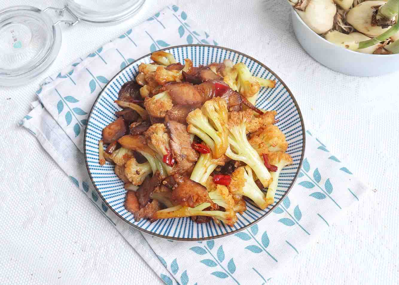 花菜炒臘肉的做法-家常味炒菜譜-易網健康養生網 花菜炒臘肉的做法-家常味炒菜譜