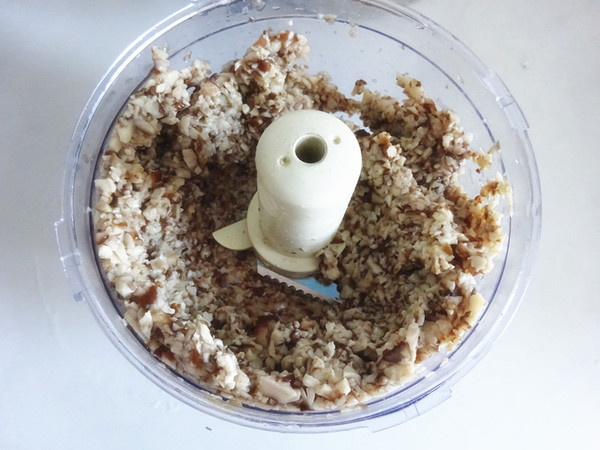 一口就讓食欲大開的香菇豬肉蒸餃的做法-咸鮮味蒸菜譜-易網健康養生網 一口就讓食欲大開的香菇豬肉蒸餃的做法-咸鮮味蒸菜譜