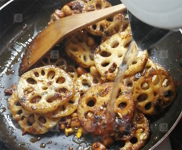 呷哺呷哺版干鍋麻辣藕片的做法-麻辣味干鍋菜譜-易網(wǎng)健康養(yǎng)生網(wǎng) 呷哺呷哺版干鍋麻辣藕片的做法-麻辣味干鍋菜譜