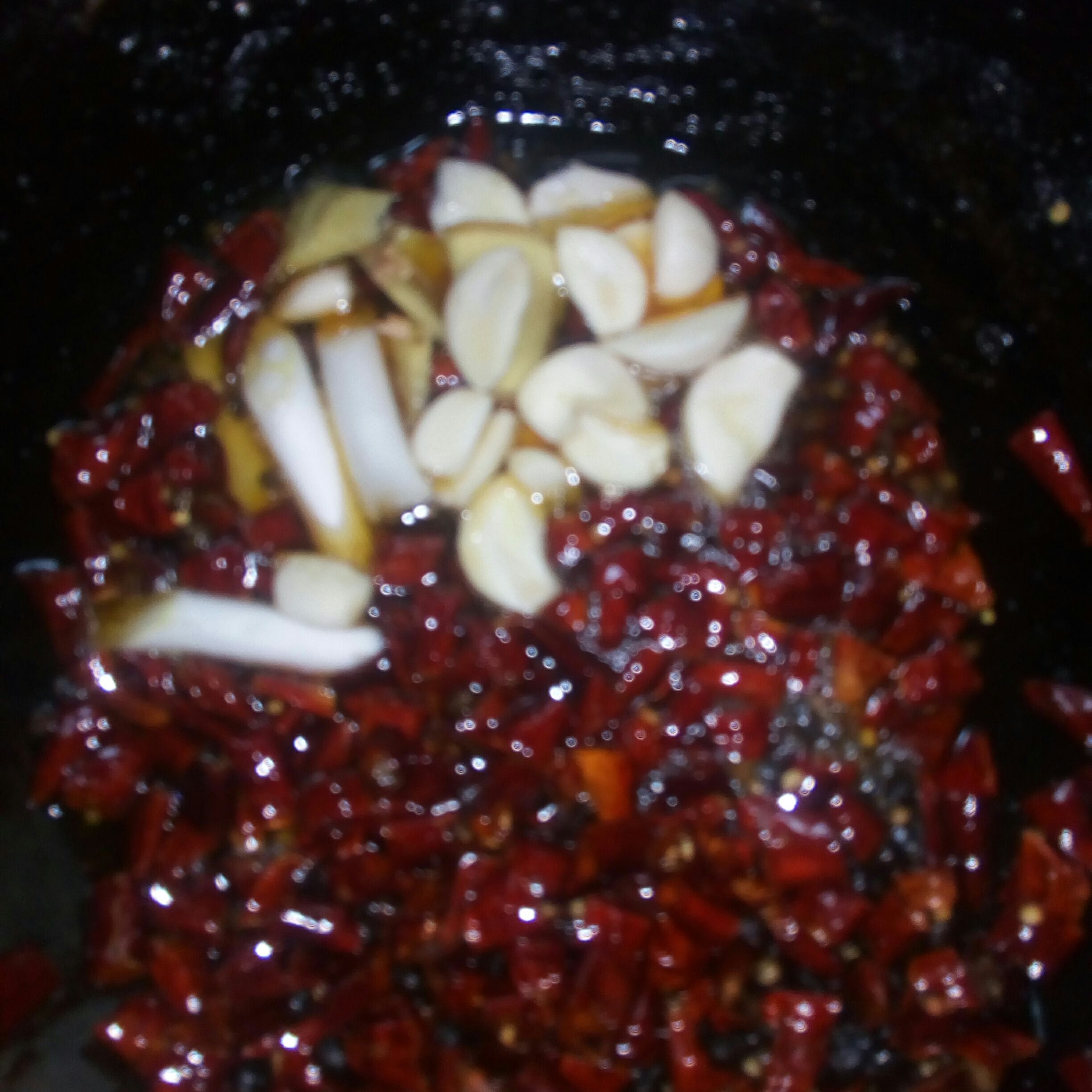 干鍋豬手的做法-香辣味煨菜譜