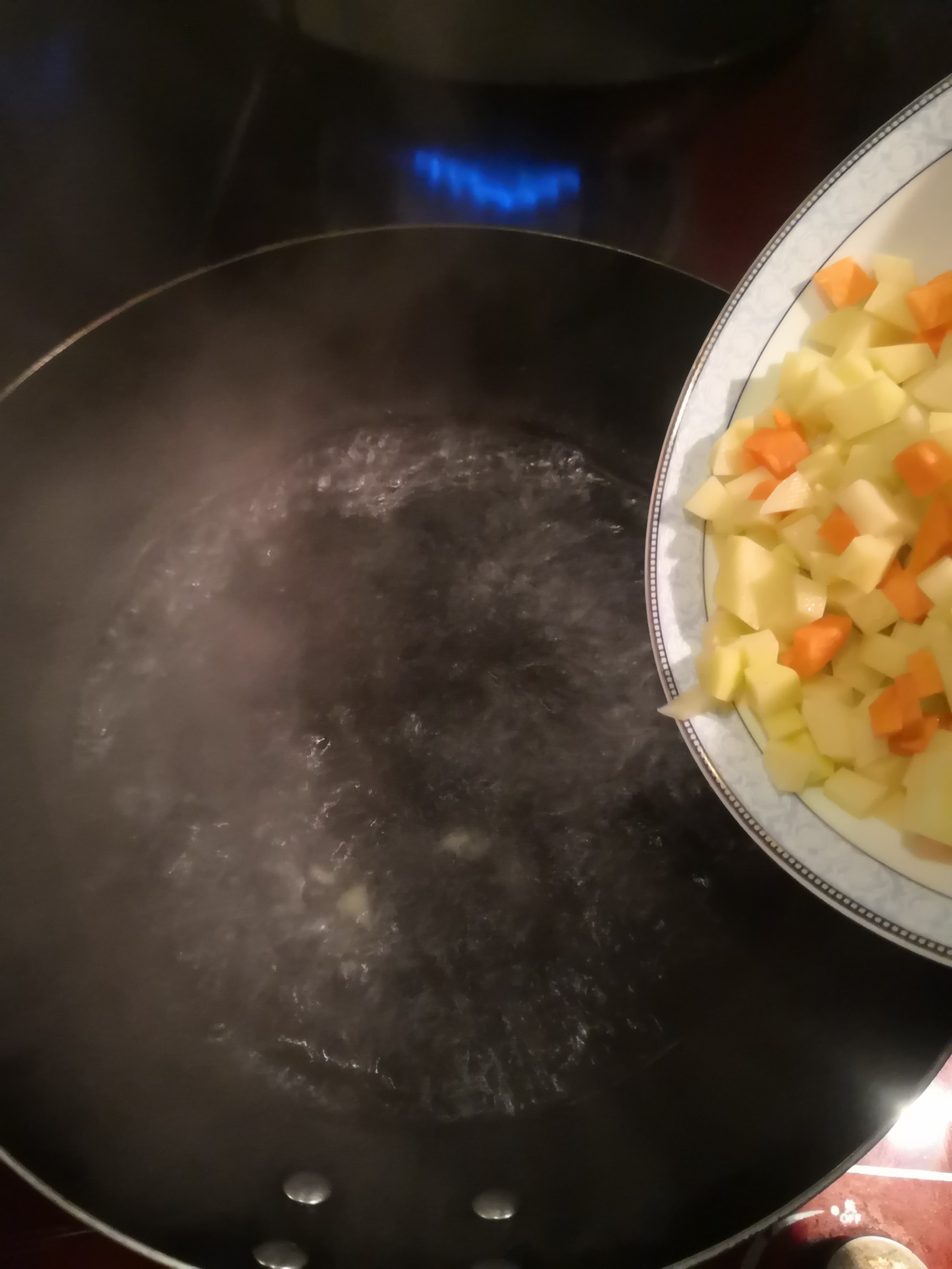 好吃的咖喱雞丁醬的做法-咖喱味煮菜譜-易網(wǎng)健康養(yǎng)生網(wǎng) 好吃的咖喱雞丁醬的做法-咖喱味煮菜譜