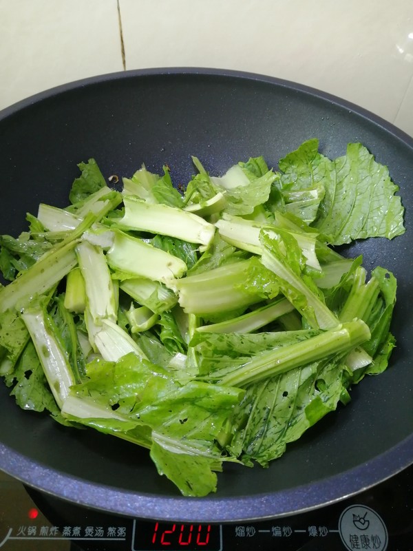 簡(jiǎn)簡(jiǎn)單單也不失美味~~臘肉炒芥菜的做法-家常味炒菜譜