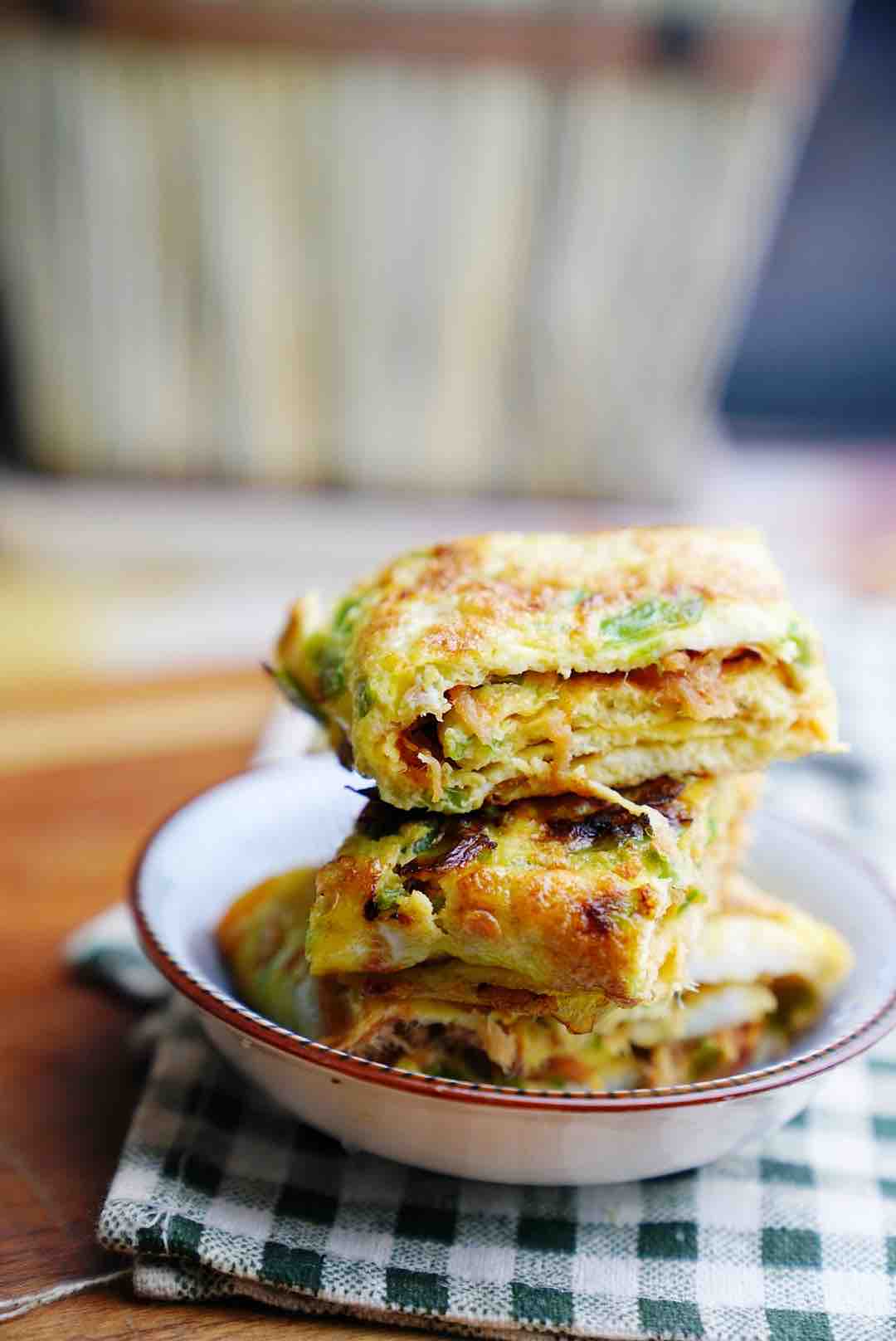 肉松菜椒蛋餅,簡單易做孩子喜歡的做法-家常味煎菜譜-易網健康養生網 肉松菜椒蛋餅,簡單易做孩子喜歡的做法-家常味煎菜譜