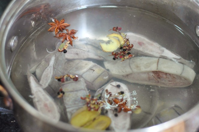 #冬至大如年#紅燒鱷魚尾的做法-家常味燒菜譜-易網(wǎng)健康養(yǎng)生網(wǎng) #冬至大如年#紅燒鱷魚尾的做法-家常味燒菜譜