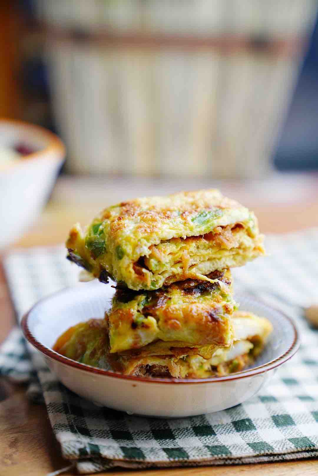 肉松菜椒蛋餅,簡單易做孩子喜歡的做法-家常味煎菜譜-易網健康養生網 肉松菜椒蛋餅,簡單易做孩子喜歡的做法-家常味煎菜譜