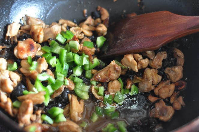 #冬至大如年#日式雞肉飯的做法-家常味燜菜譜-易網(wǎng)健康養(yǎng)生網(wǎng) #冬至大如年#日式雞肉飯的做法-家常味燜菜譜