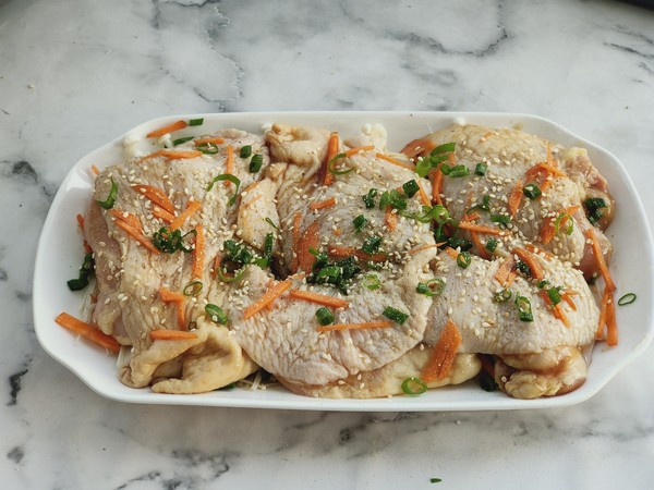 無油金針菇蒸雞腿,鮮嫩多汁巨好吃的做法-家常味蒸菜譜-易網健康養生網 無油金針菇蒸雞腿,鮮嫩多汁巨好吃的做法-家常味蒸菜譜