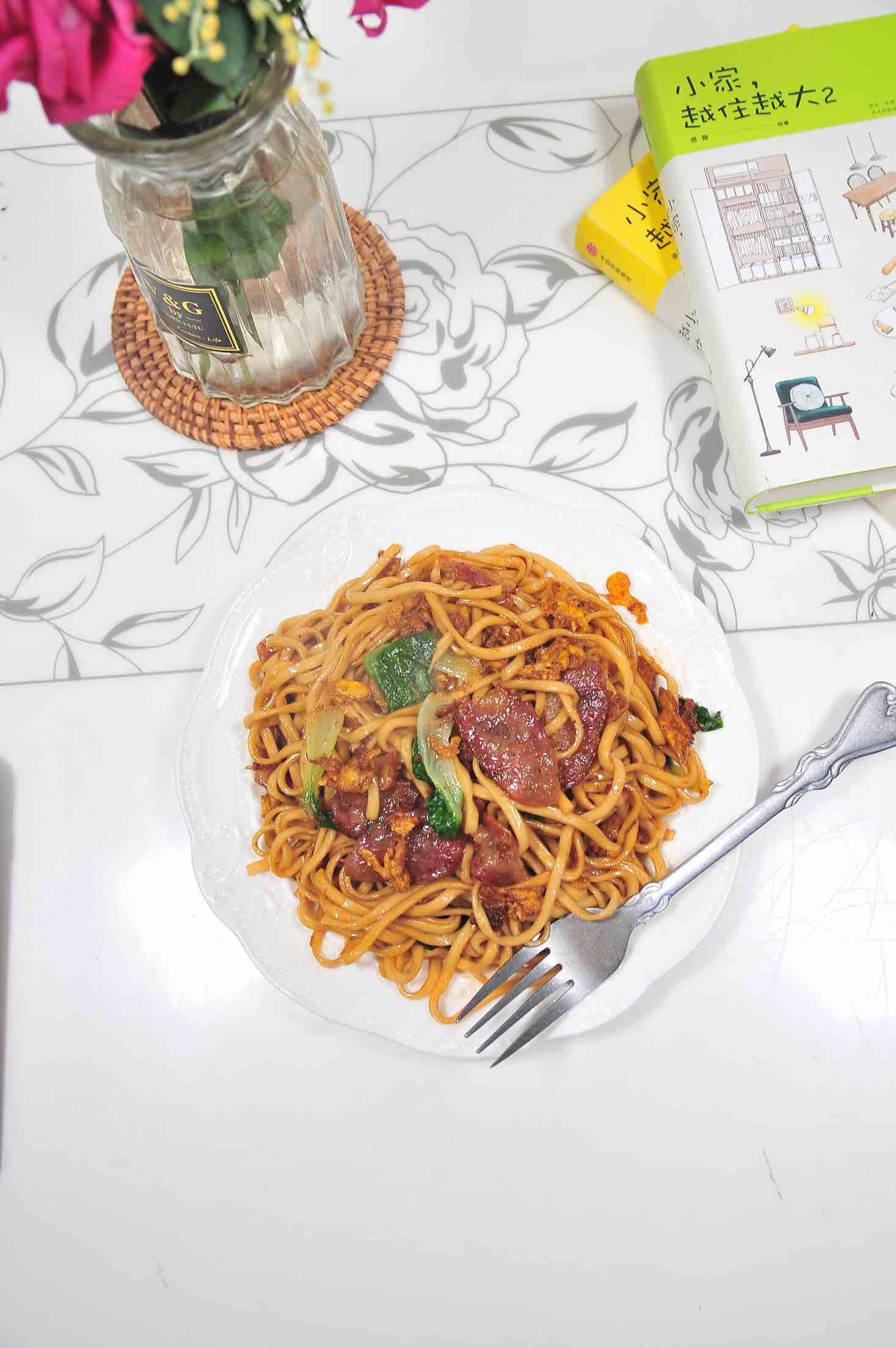 香腸炒面的做法-咸鮮味炒菜譜-易網健康養生網 香腸炒面的做法-咸鮮味炒菜譜