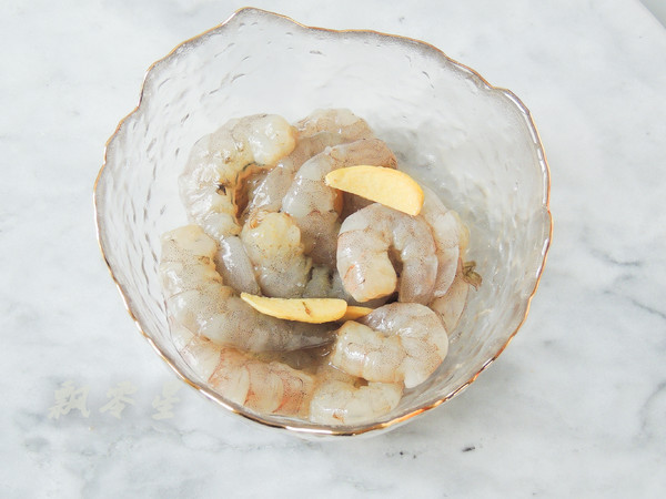 西藍花炒蝦仁的做法-家常味炒菜譜-易網健康養生網 西藍花炒蝦仁的做法-家常味炒菜譜