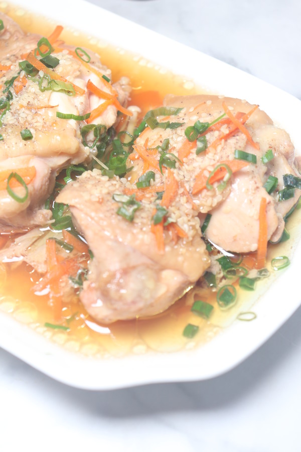 無油金針菇蒸雞腿,鮮嫩多汁巨好吃的做法-家常味蒸菜譜-易網健康養生網 無油金針菇蒸雞腿,鮮嫩多汁巨好吃的做法-家常味蒸菜譜