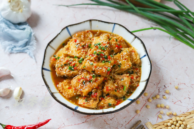 蒜香脆皮豆腐的做法-家常味煎菜譜-易網健康養生網 蒜香脆皮豆腐的做法-家常味煎菜譜