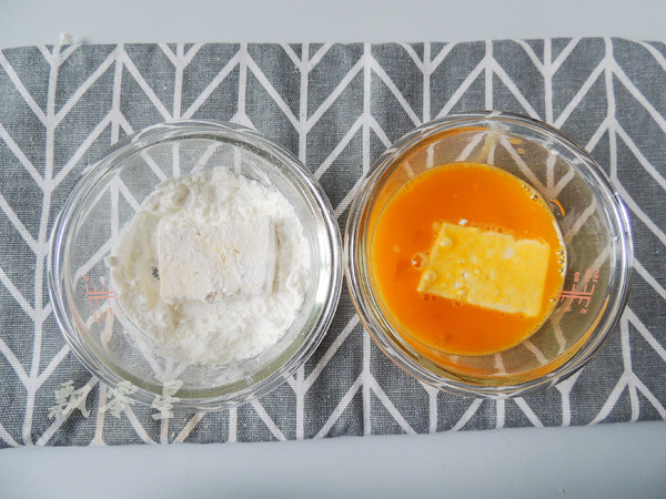 蒜香脆皮豆腐的做法-家常味煎菜譜-易網健康養生網 蒜香脆皮豆腐的做法-家常味煎菜譜