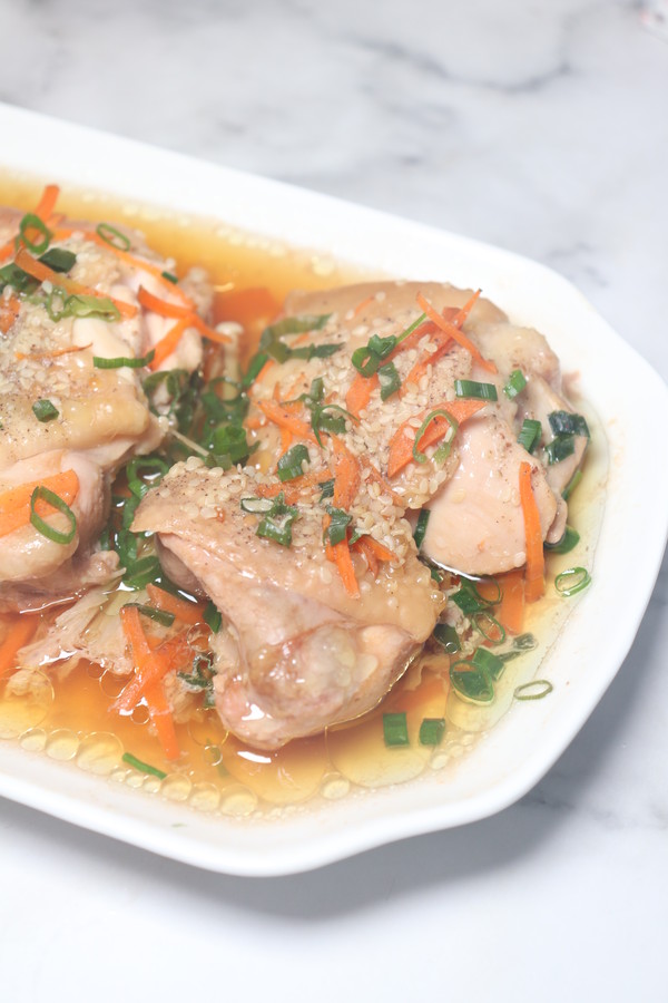 無油金針菇蒸雞腿,鮮嫩多汁巨好吃的做法-家常味蒸菜譜-易網健康養生網 無油金針菇蒸雞腿,鮮嫩多汁巨好吃的做法-家常味蒸菜譜