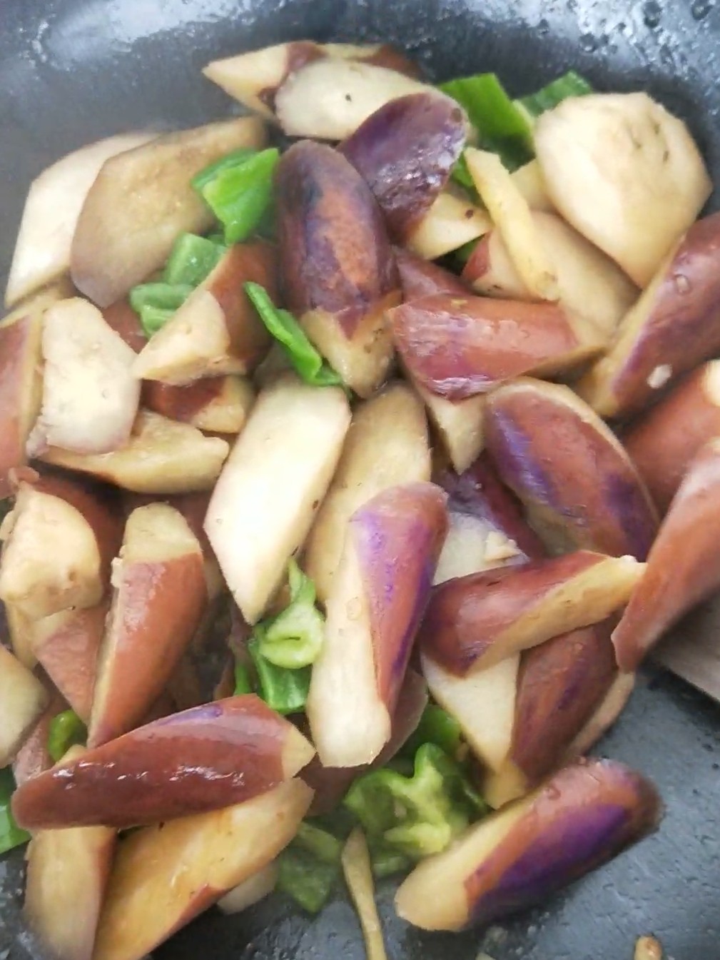 紅燒素茄子的做法-家常味炒菜譜-易網健康養生網 紅燒素茄子的做法-家常味炒菜譜