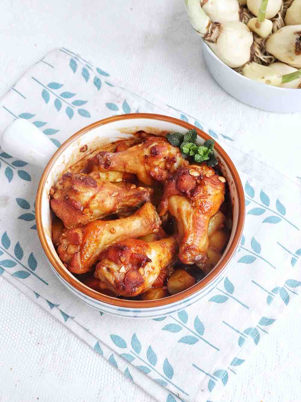 雜蔬烤雞腿的做法-家常味烘焙菜譜-易網健康養生網 雜蔬烤雞腿的做法-家常味烘焙菜譜