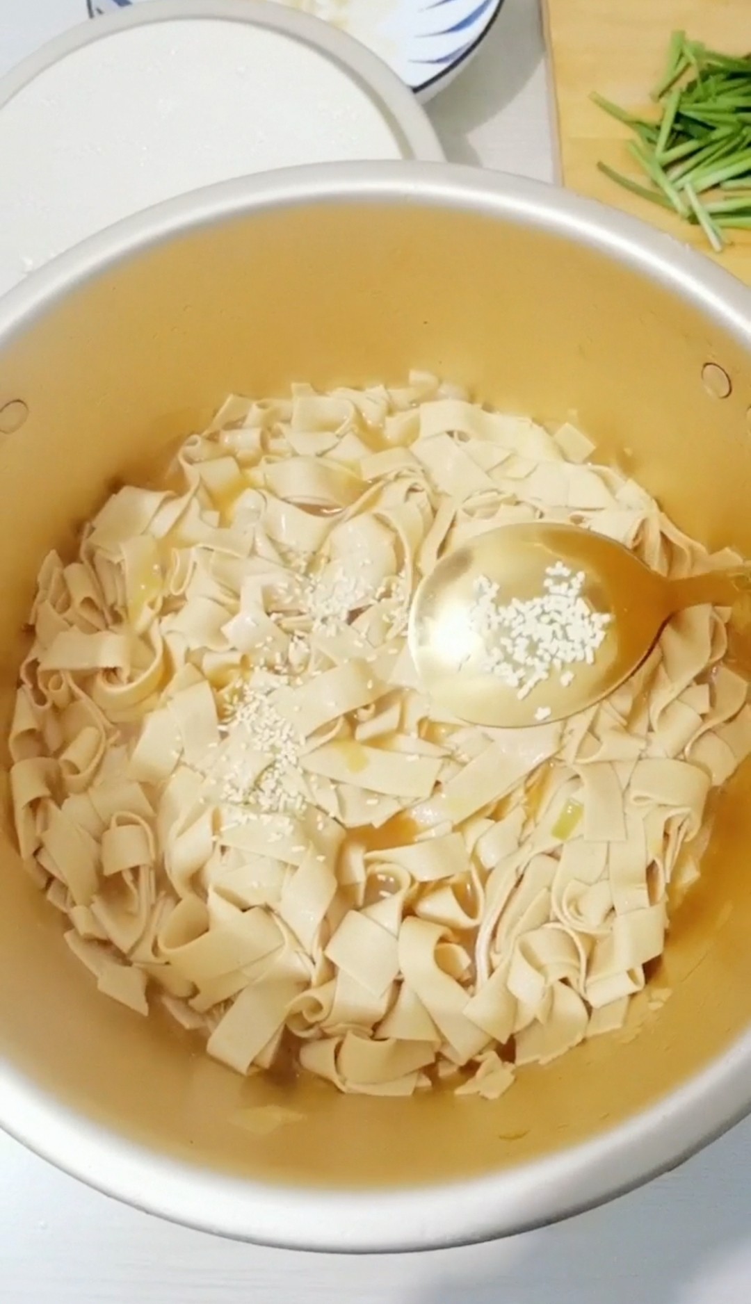 干豆腐炒韭菜的做法-咸鮮味炒菜譜-易網健康養生網 干豆腐炒韭菜的做法-咸鮮味炒菜譜