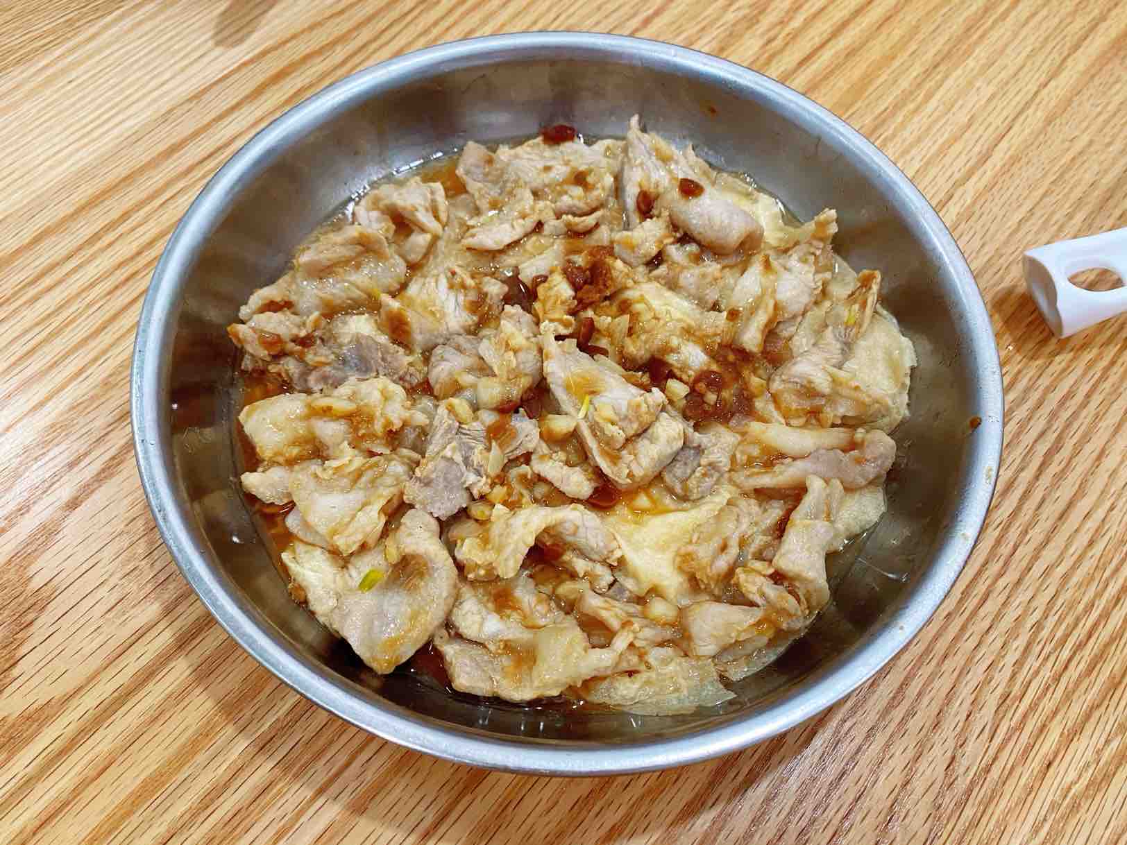 腐皮黃豆醬蒸豬板筋的做法-家常味蒸菜譜-易網健康養生網 腐皮黃豆醬蒸豬板筋的做法-家常味蒸菜譜