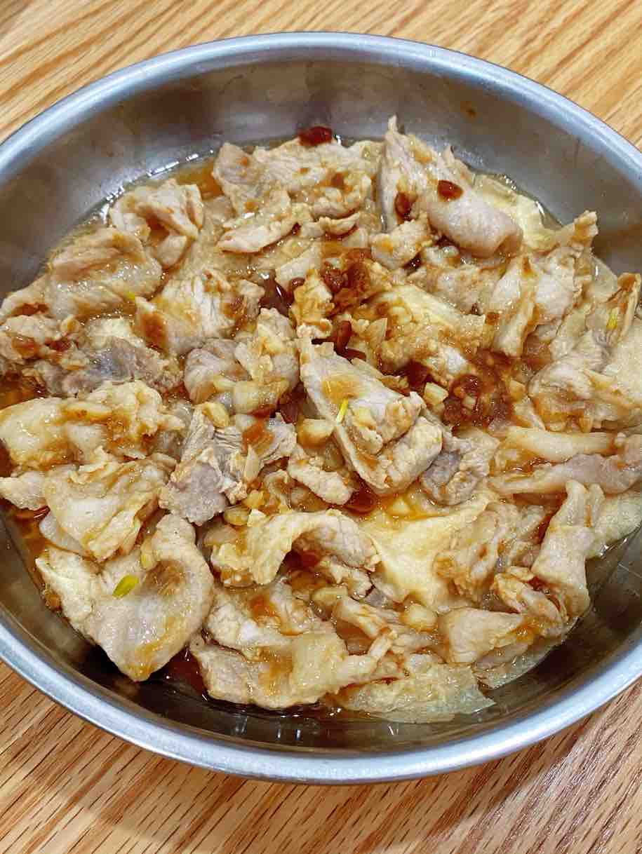 腐皮黃豆醬蒸豬板筋的做法-家常味蒸菜譜