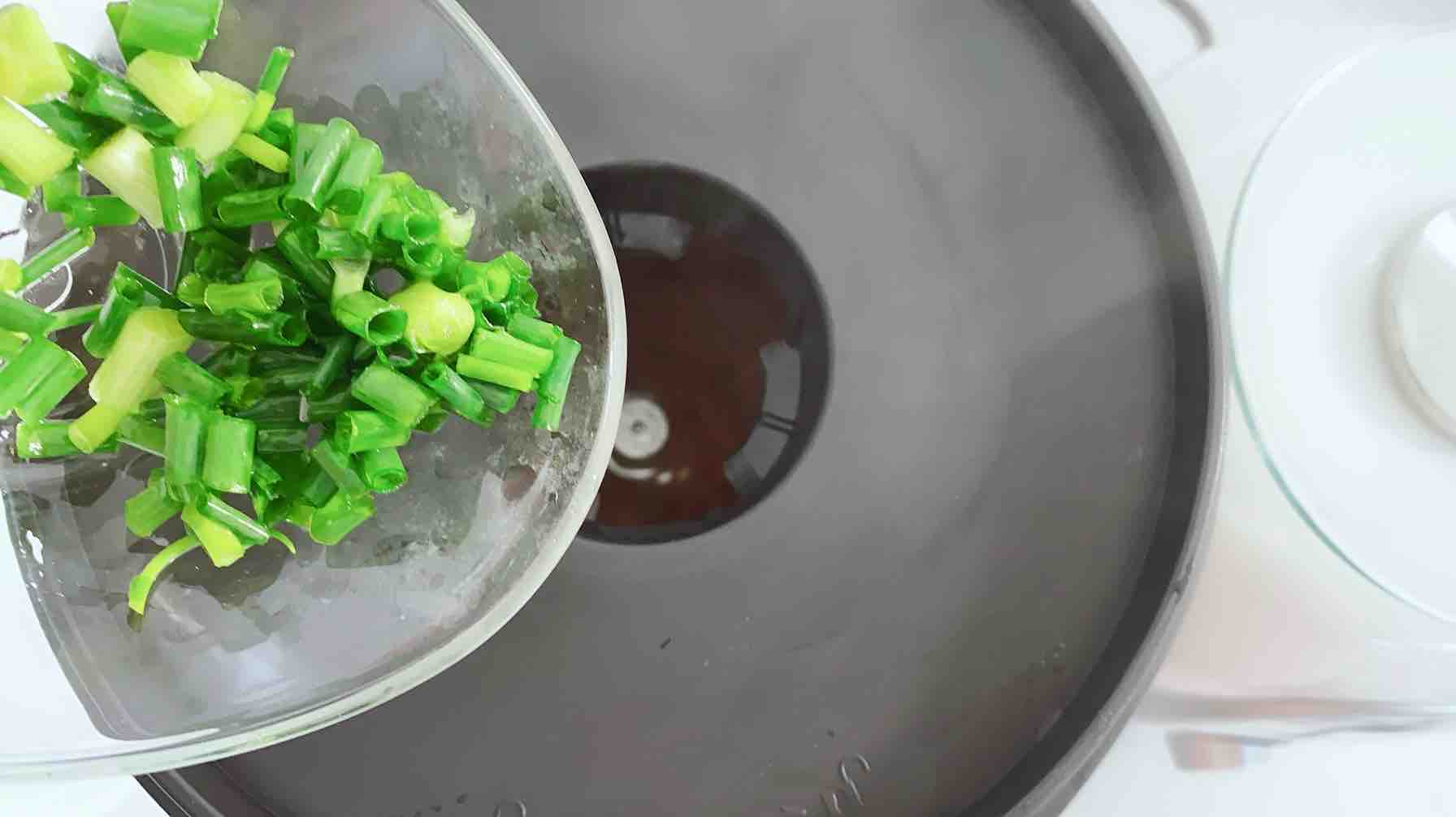 清炒胡蘿卜絲、簡單美味快手家常菜的做法-家常味炒菜譜-易網(wǎng)健康養(yǎng)生網(wǎng) 清炒胡蘿卜絲、簡單美味快手家常菜的做法-家常味炒菜譜