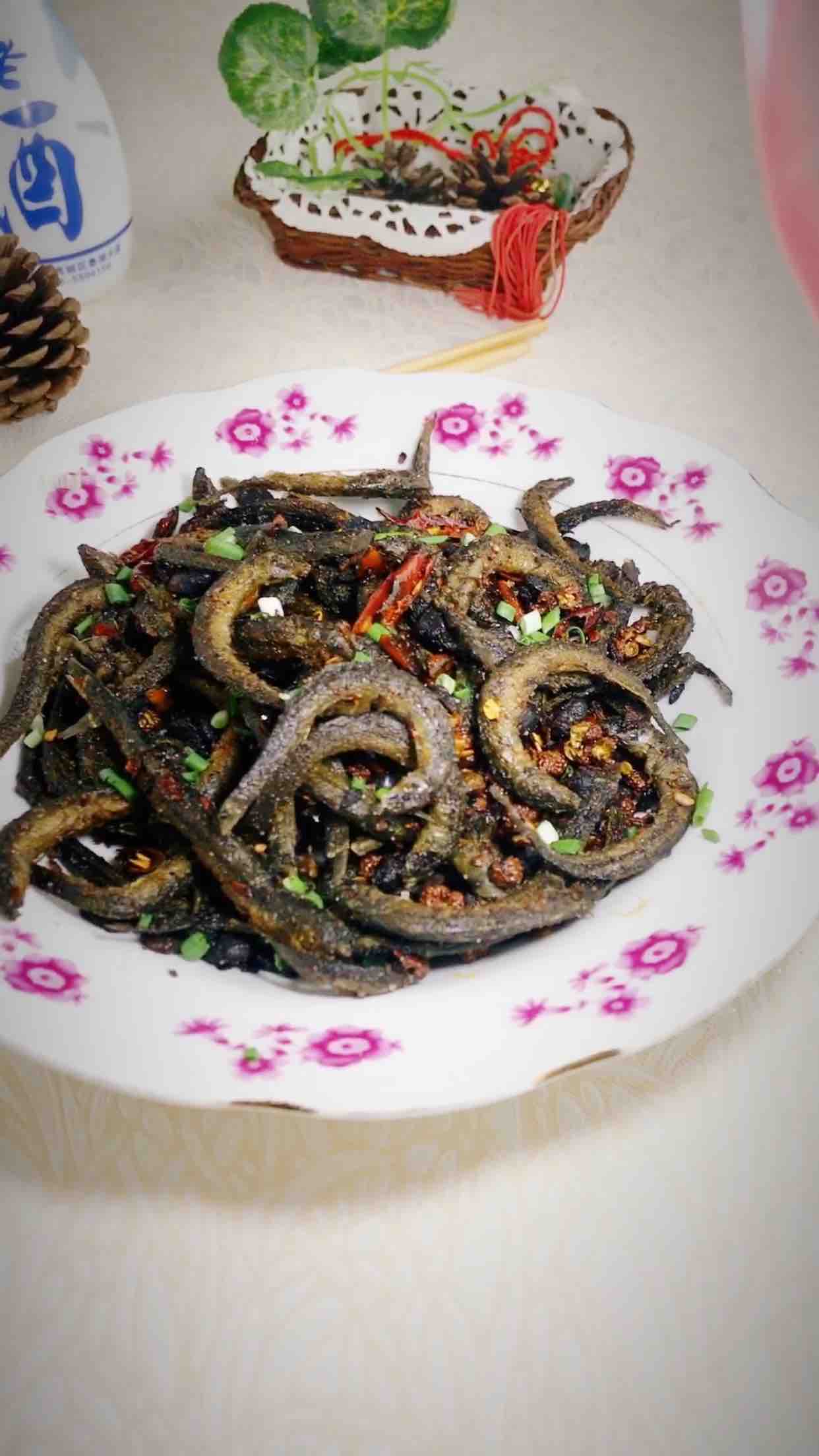 豆豉干煸泥鰍的做法-麻辣味干煸菜譜