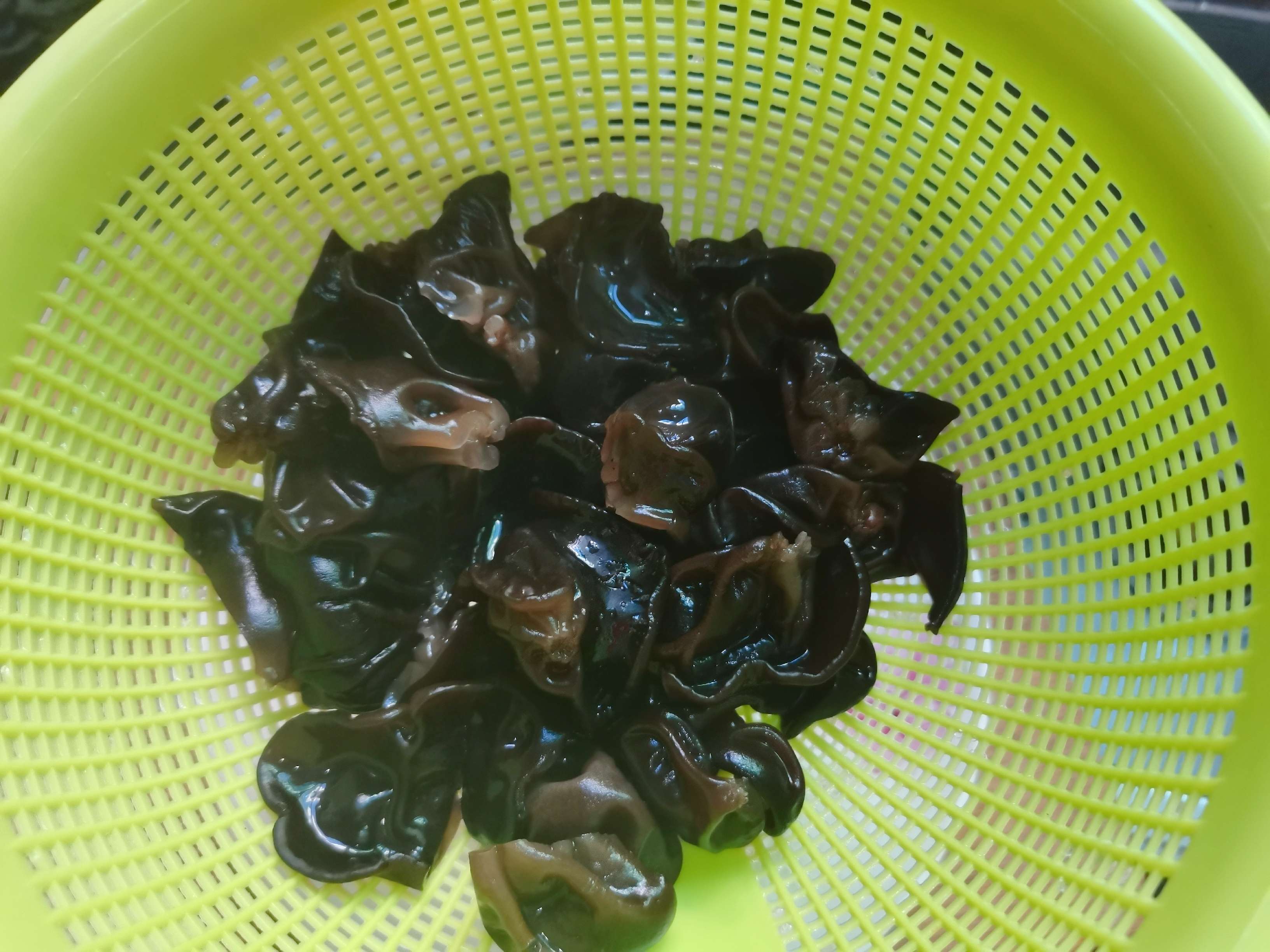 萵筍炒木耳的做法-家常味炒菜譜-易網(wǎng)健康養(yǎng)生網(wǎng) 萵筍炒木耳的做法-家常味炒菜譜