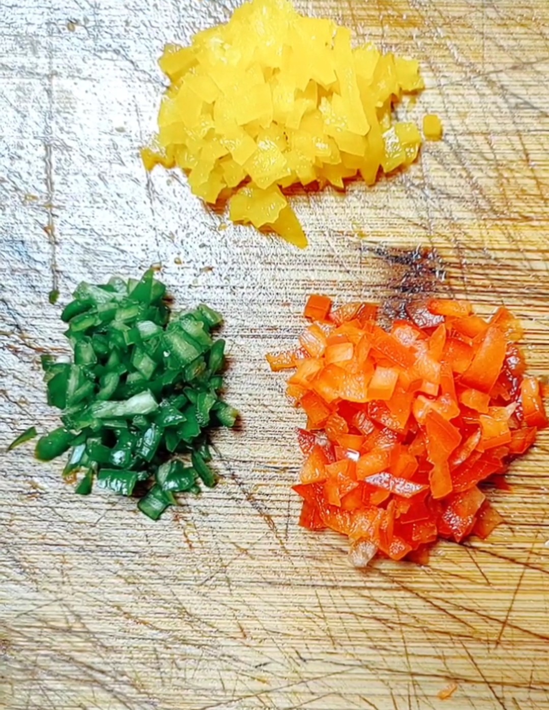 三彩大蝦的做法-家常味炸菜譜