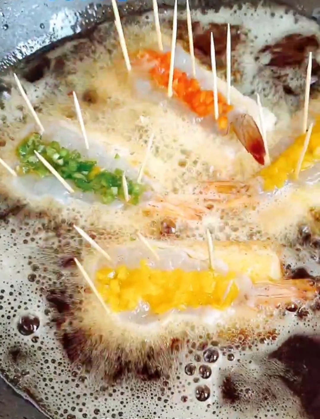 三彩大蝦的做法-家常味炸菜譜