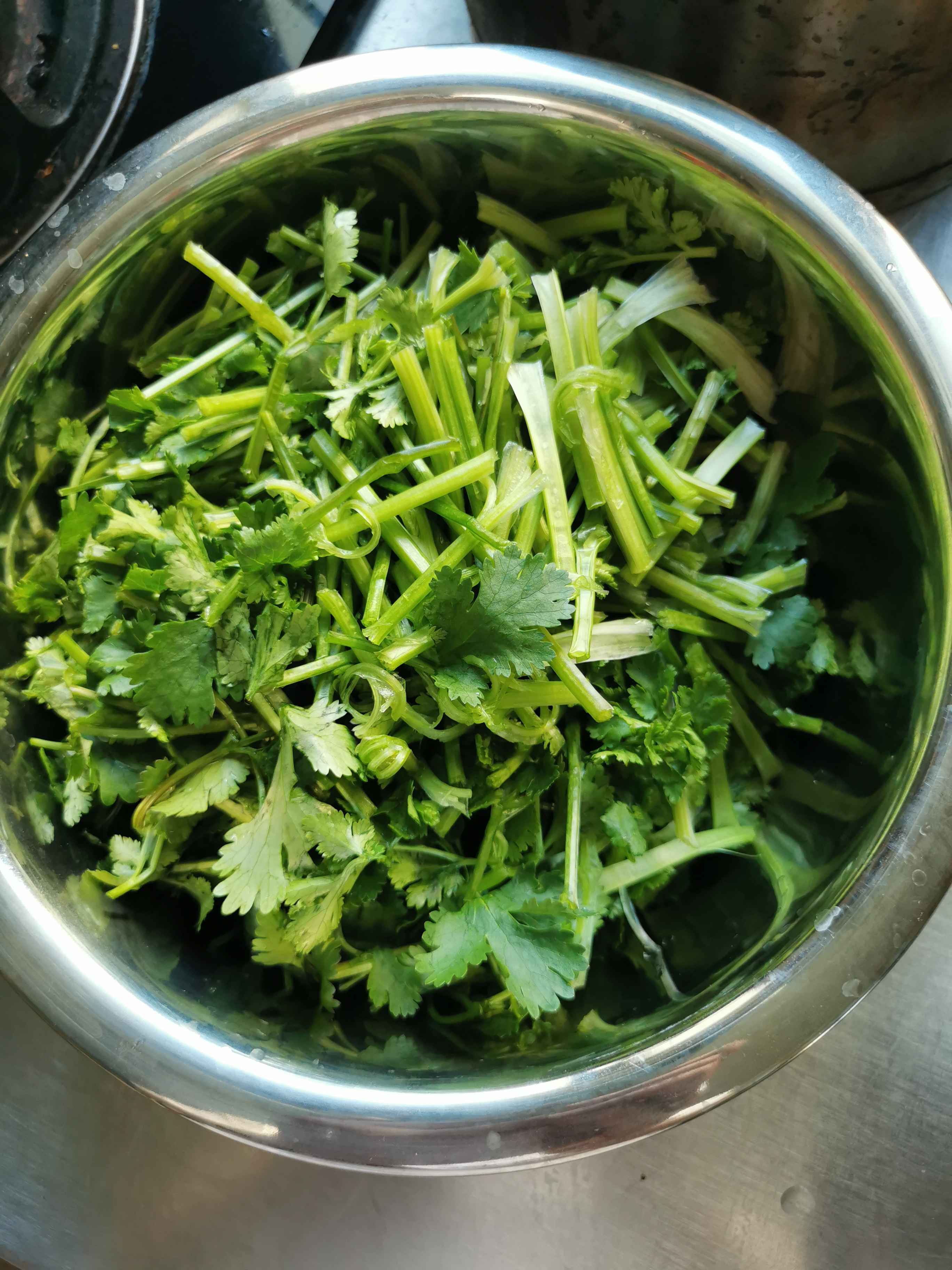 香菜炒牛肉的做法-家常味炒菜譜-易網(wǎng)健康養(yǎng)生網(wǎng) 香菜炒牛肉的做法-家常味炒菜譜