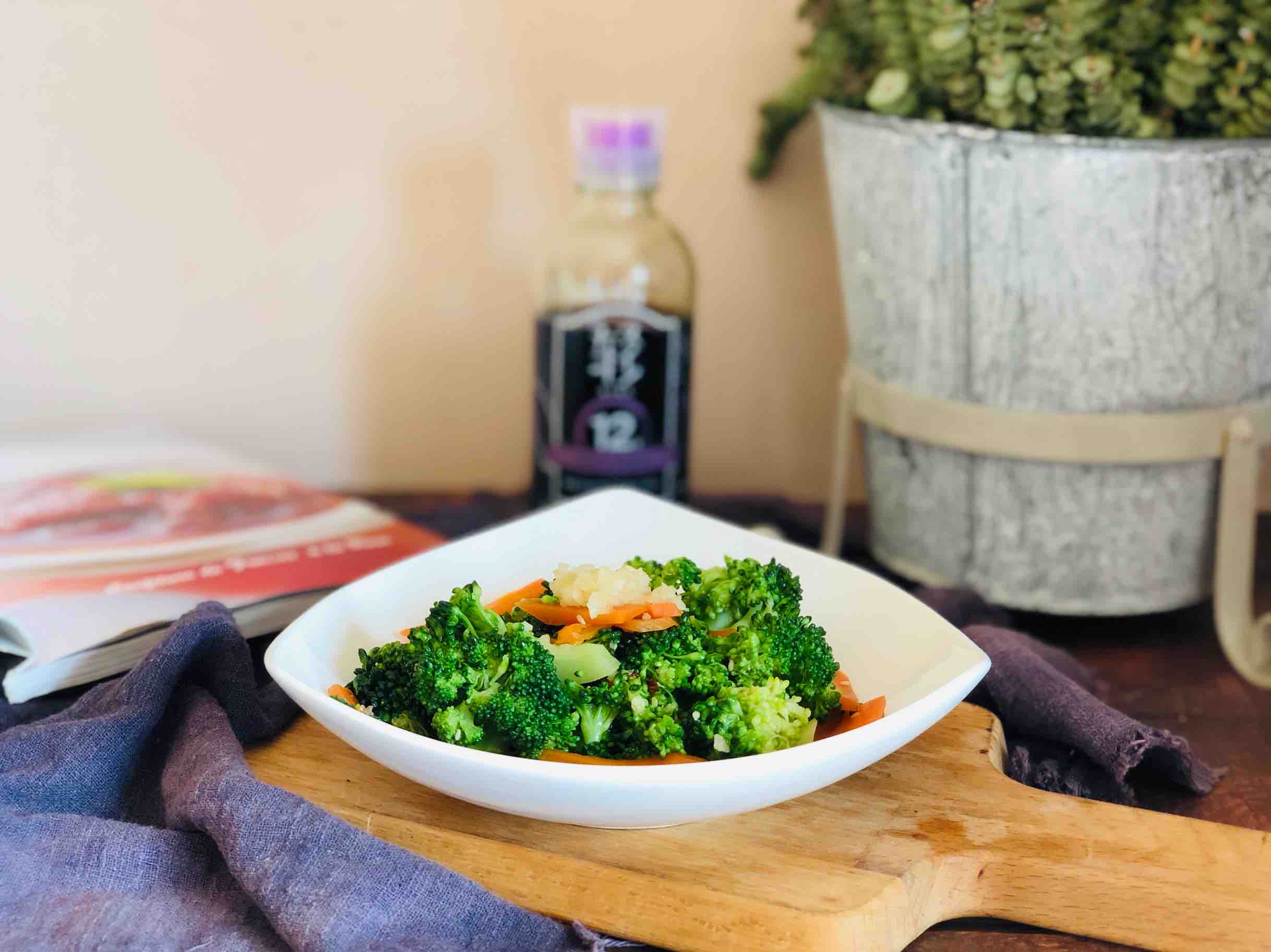 蒜蓉西蘭花的做法-咸鮮味拌菜譜-易網(wǎng)健康養(yǎng)生網(wǎng) 蒜蓉西蘭花的做法-咸鮮味拌菜譜