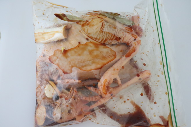 五彩斑斕 脆皮烤雞的做法-其它口味烤菜譜-易網健康養生網 五彩斑斕 脆皮烤雞的做法-其它口味烤菜譜