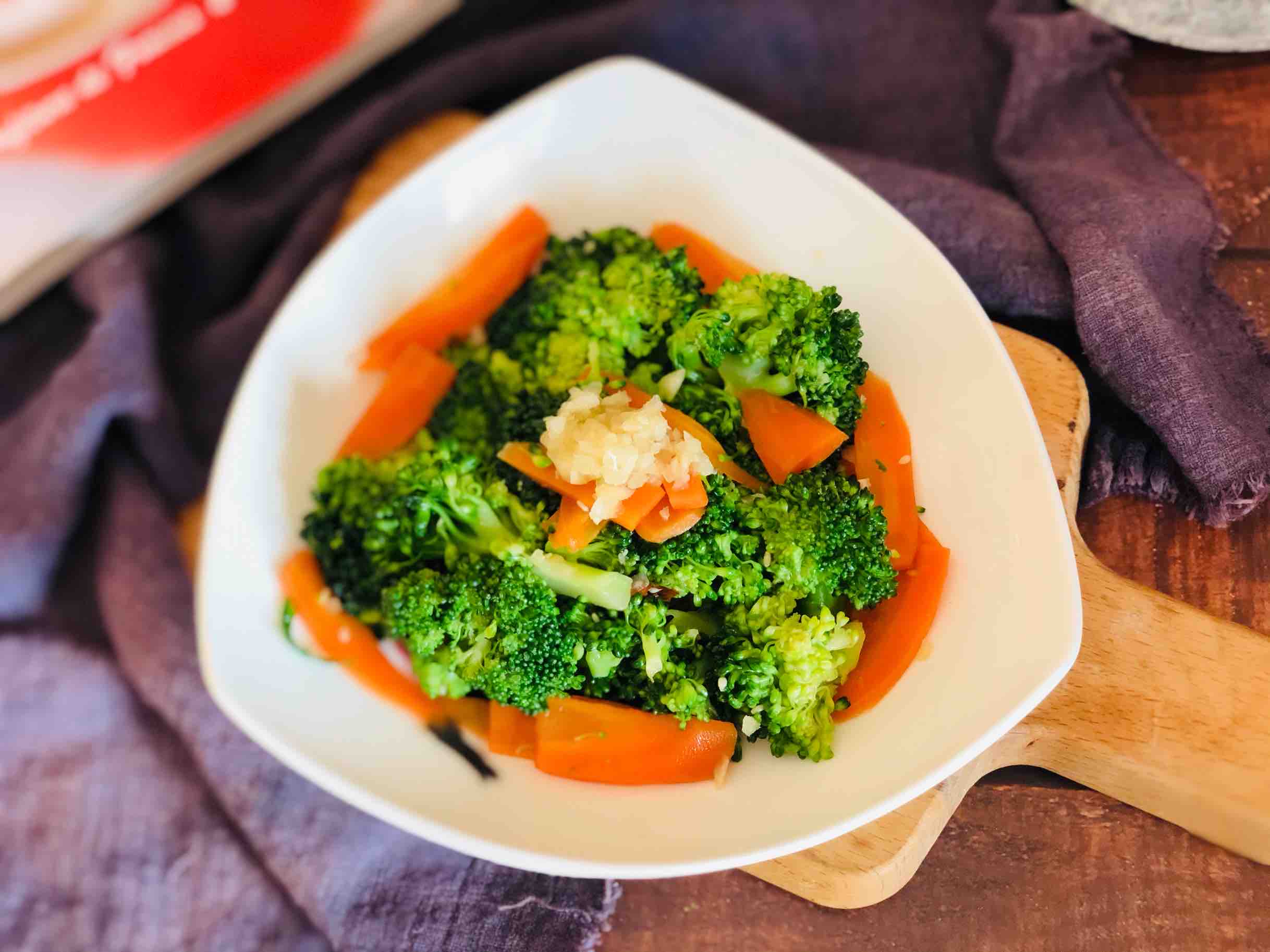 蒜蓉西蘭花的做法-咸鮮味拌菜譜-易網(wǎng)健康養(yǎng)生網(wǎng) 蒜蓉西蘭花的做法-咸鮮味拌菜譜