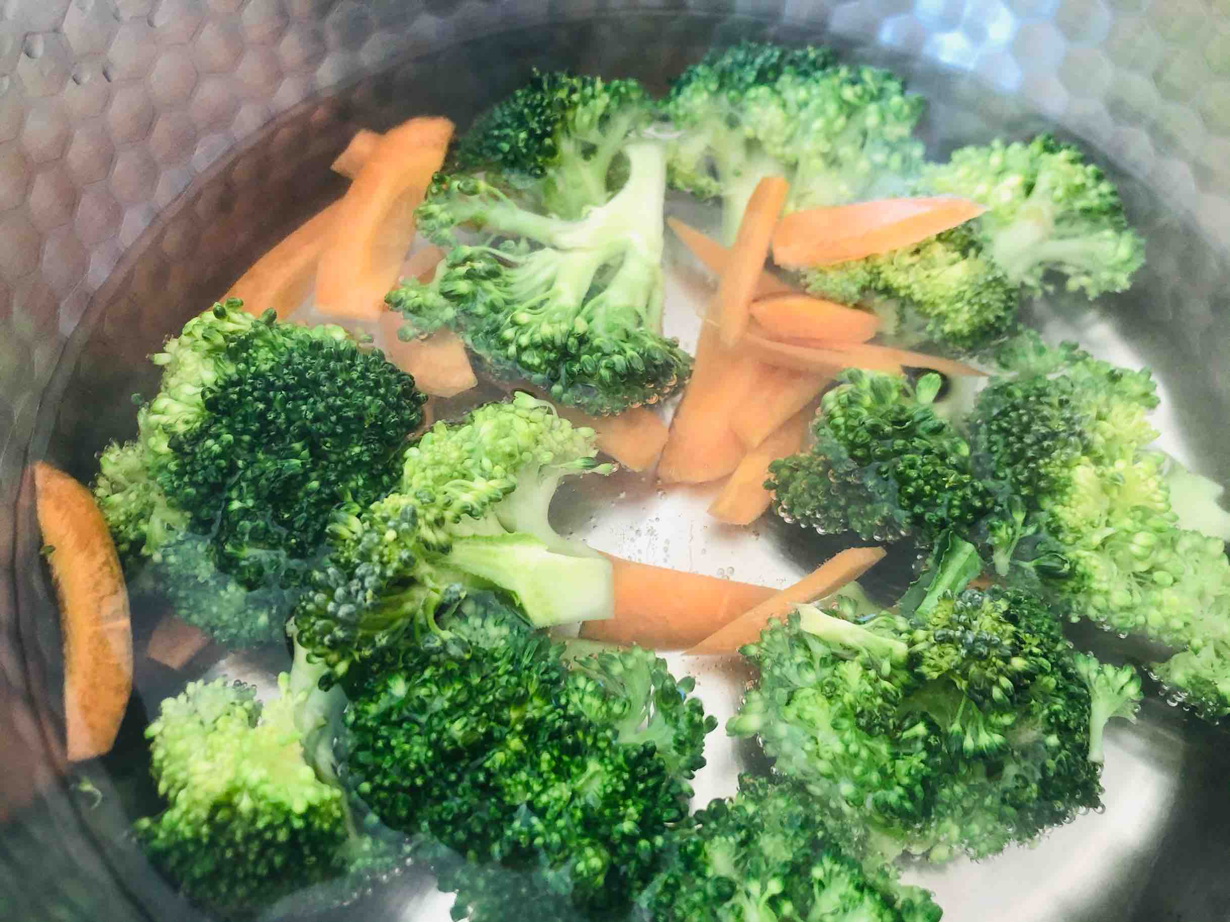 蒜蓉西蘭花的做法-咸鮮味拌菜譜-易網(wǎng)健康養(yǎng)生網(wǎng) 蒜蓉西蘭花的做法-咸鮮味拌菜譜