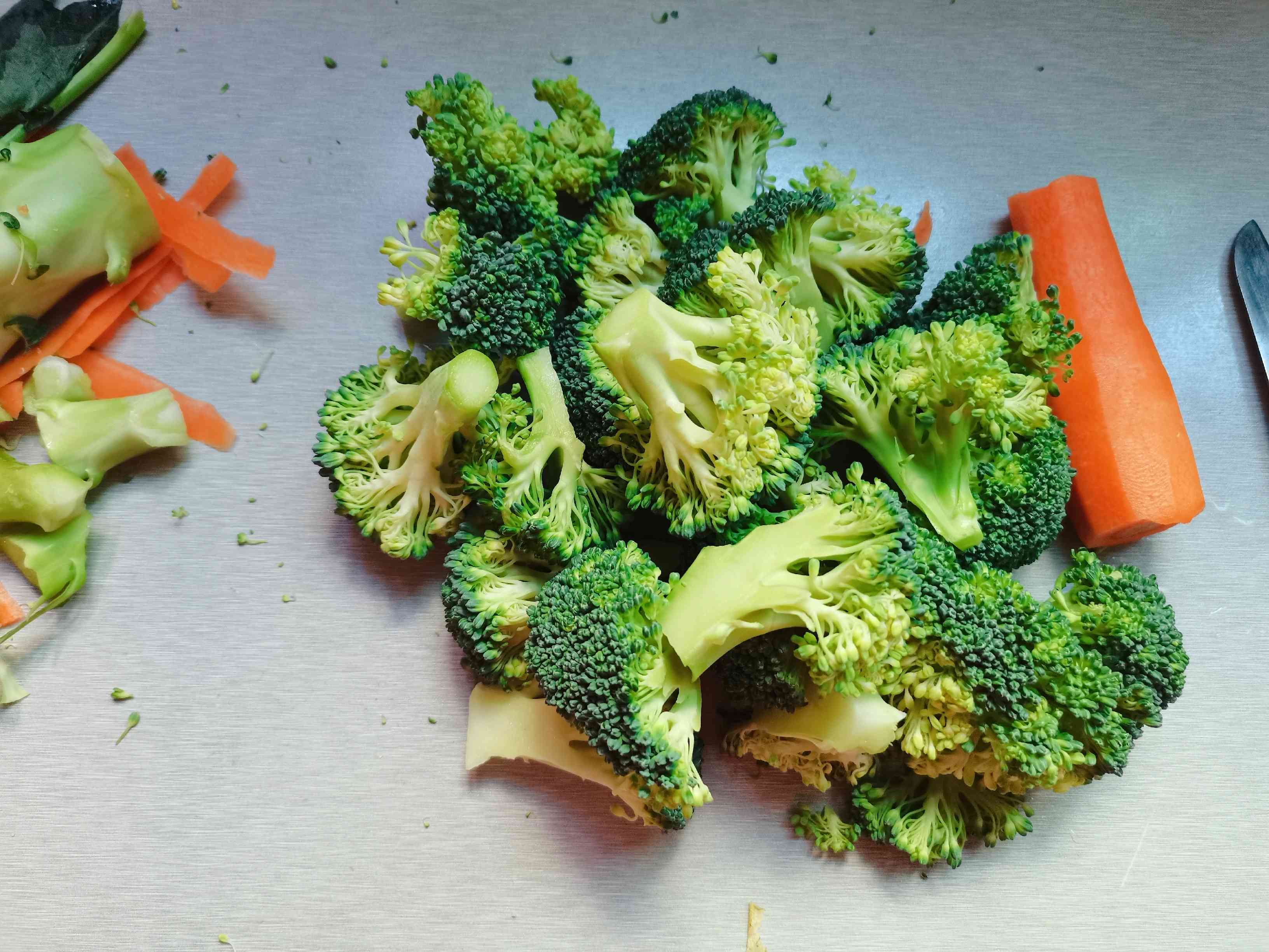 蒜蓉西蘭花的做法-家常味炒菜譜-易網健康養生網 蒜蓉西蘭花的做法-家常味炒菜譜