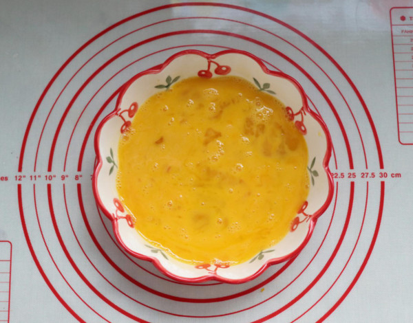 時蔬蝦仁烘蛋的做法-咸鮮味烤菜譜