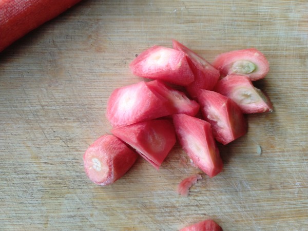 排骨燒紅蘿卜的做法-家常味燒菜譜-易網健康養生網 排骨燒紅蘿卜的做法-家常味燒菜譜