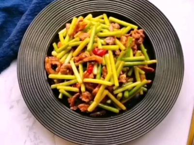 最適合冬天的快手炒菜,暖身又下飯~的做法-咸鮮味炒菜譜