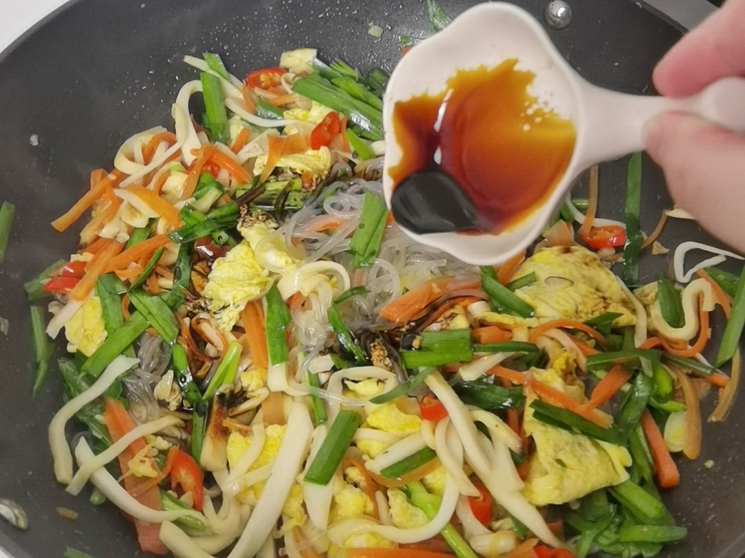 年夜飯素菜也出彩－杏鮑菇炒合菜，闔家歡樂吃著超下飯的做法-香辣味炒菜譜