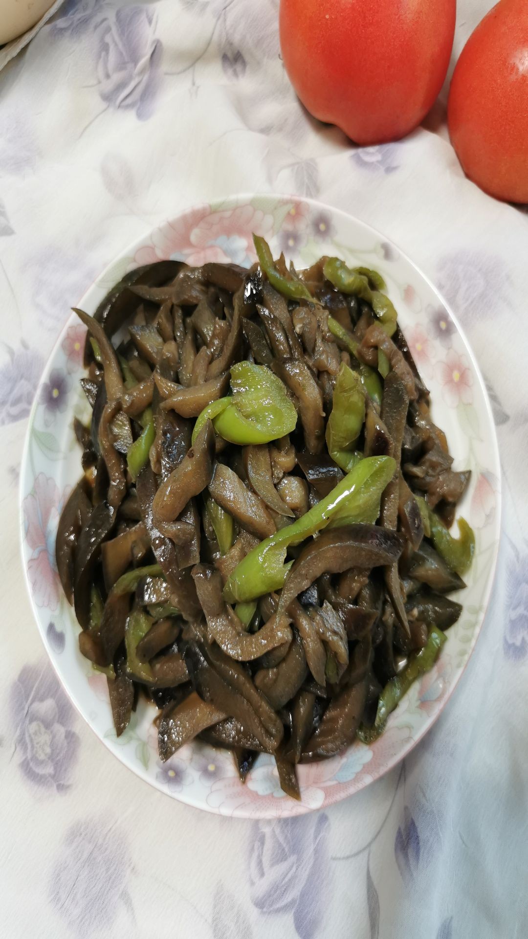 尖椒炒茄子的做法-家常味炒菜譜