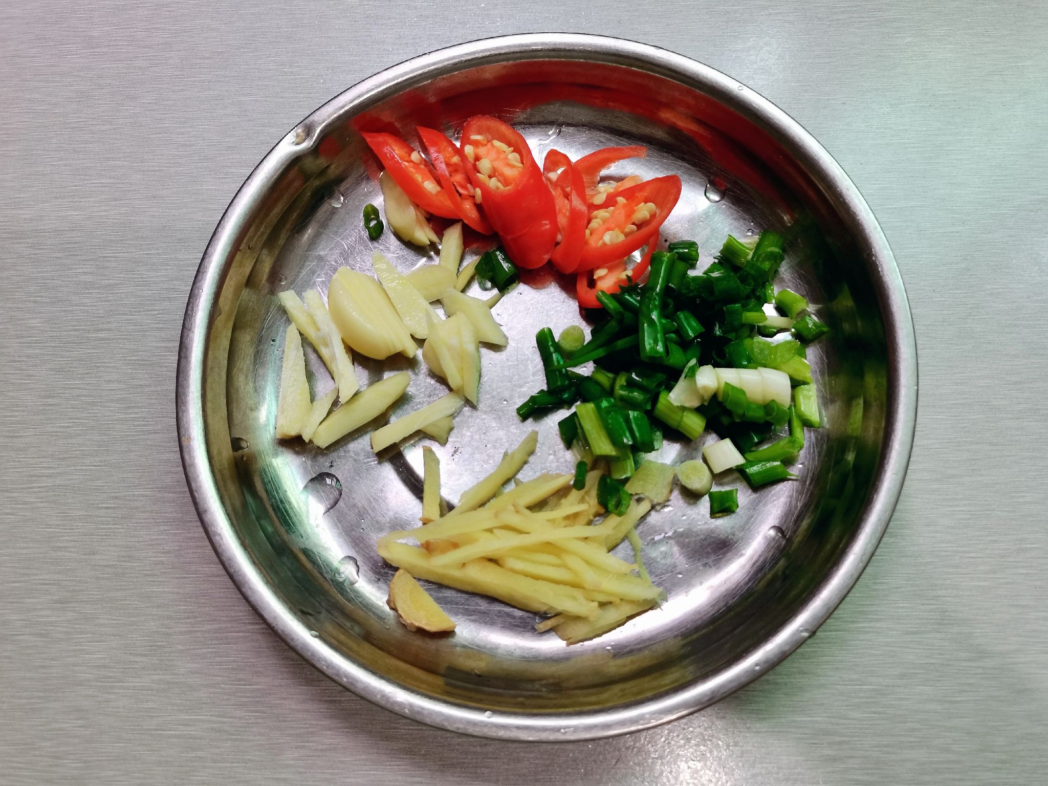 醬香清蒸魚塊的做法-家常味蒸菜譜-易網健康養生網 醬香清蒸魚塊的做法-家常味蒸菜譜