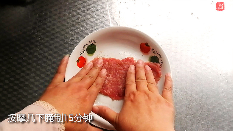 上海經(jīng)典小吃豬排年糕的做法-酸甜味炸菜譜-易網(wǎng)健康養(yǎng)生網(wǎng) 上海經(jīng)典小吃豬排年糕的做法-酸甜味炸菜譜