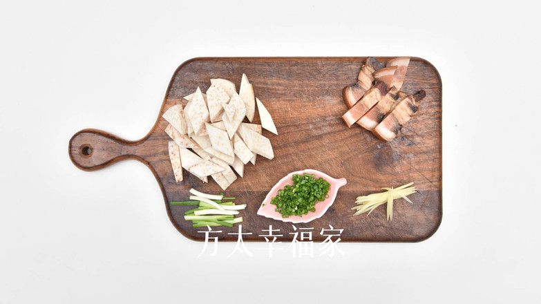 臘肉燜香芋的做法-家常味煮菜譜-易網健康養生網 臘肉燜香芋的做法-家常味煮菜譜