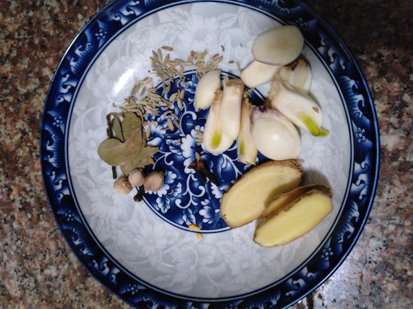 冷吃兔肉的做法-香辣味炒菜譜-易網健康養生網 冷吃兔肉的做法-香辣味炒菜譜